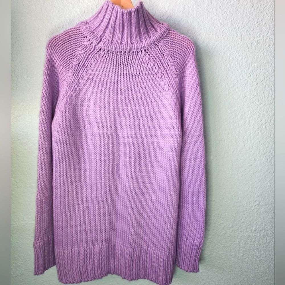 Vici oversized turtleneck sweater high low soft lavander NWOT